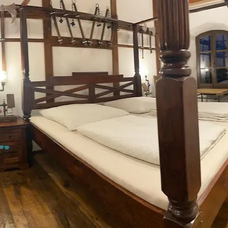 Apartment Waffenkammer Fuer 7 Erw Im Rittergut Leppersdorf Bei Radeberg *