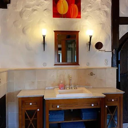 Apartment Waffenkammer Fuer 7 Erw Im Rittergut Leppersdorf Bei Radeberg Wachau