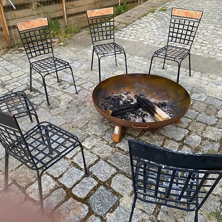 Ausgefallenes Waffenkammer Fuer 7 Erw Im Rittergut Leppersdorf Bei Radeberg Appartement *