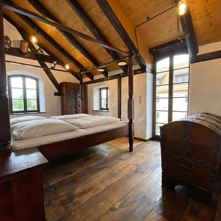 Apartment Waffenkammer Fuer 7 Erw Im Rittergut Leppersdorf Bei Radeberg *