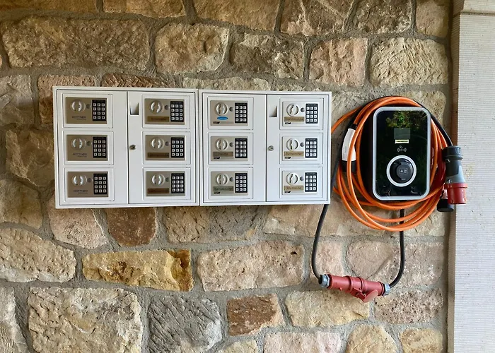 Ausgefallenes Waffenkammer Fuer 7 Erw Im Rittergut Leppersdorf Bei Radeberg Wachau