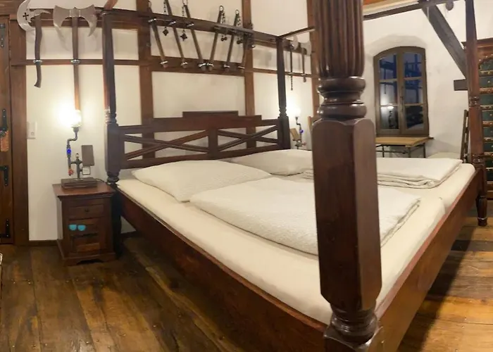 Apartman Ausgefallenes Waffenkammer Fuer 7 Erw Im Rittergut Leppersdorf Bei Radeberg *