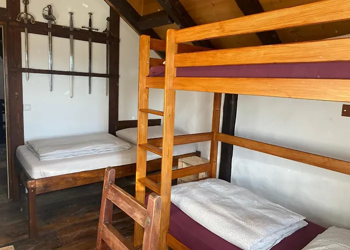 Ausgefallenes Waffenkammer Fuer 7 Erw Im Rittergut Leppersdorf Bei Radeberg Wachau